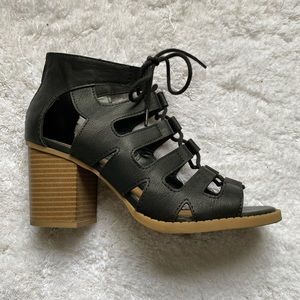 Soda Black Lace Up Stacked Heel Black 3”